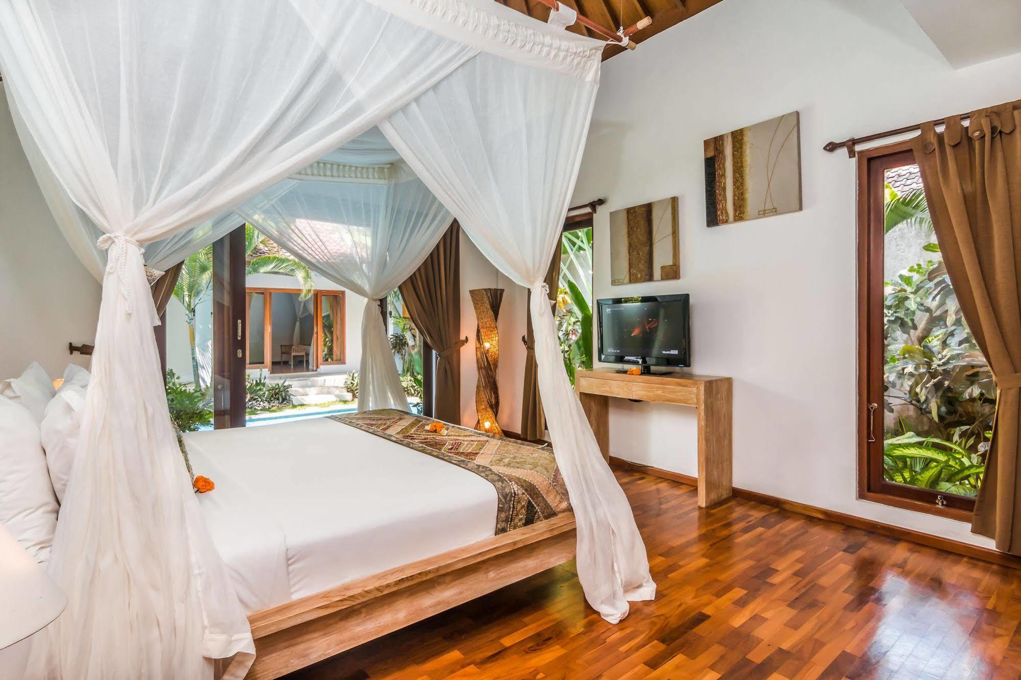 Villa Bisi เซมินยัค ภายนอก รูปภาพ